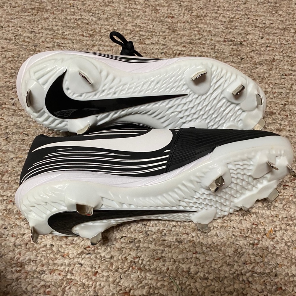 Brand new metal nike softball cleats